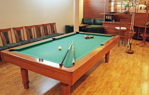 Hotel Maxim Svätý Jur Εξωτερικό φωτογραφία