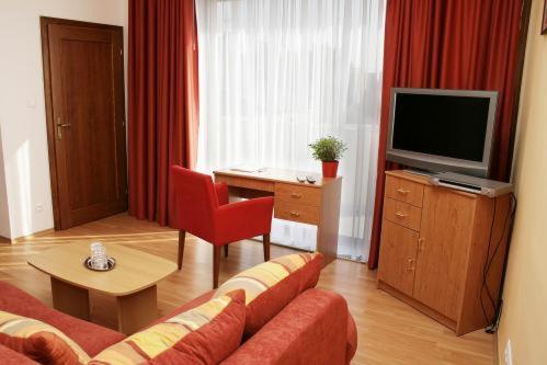 Hotel Maxim Svätý Jur Εξωτερικό φωτογραφία