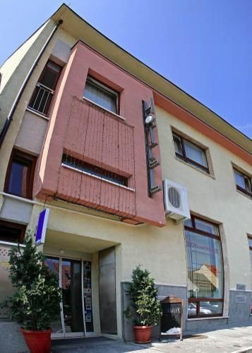 Hotel Maxim Svätý Jur Εξωτερικό φωτογραφία