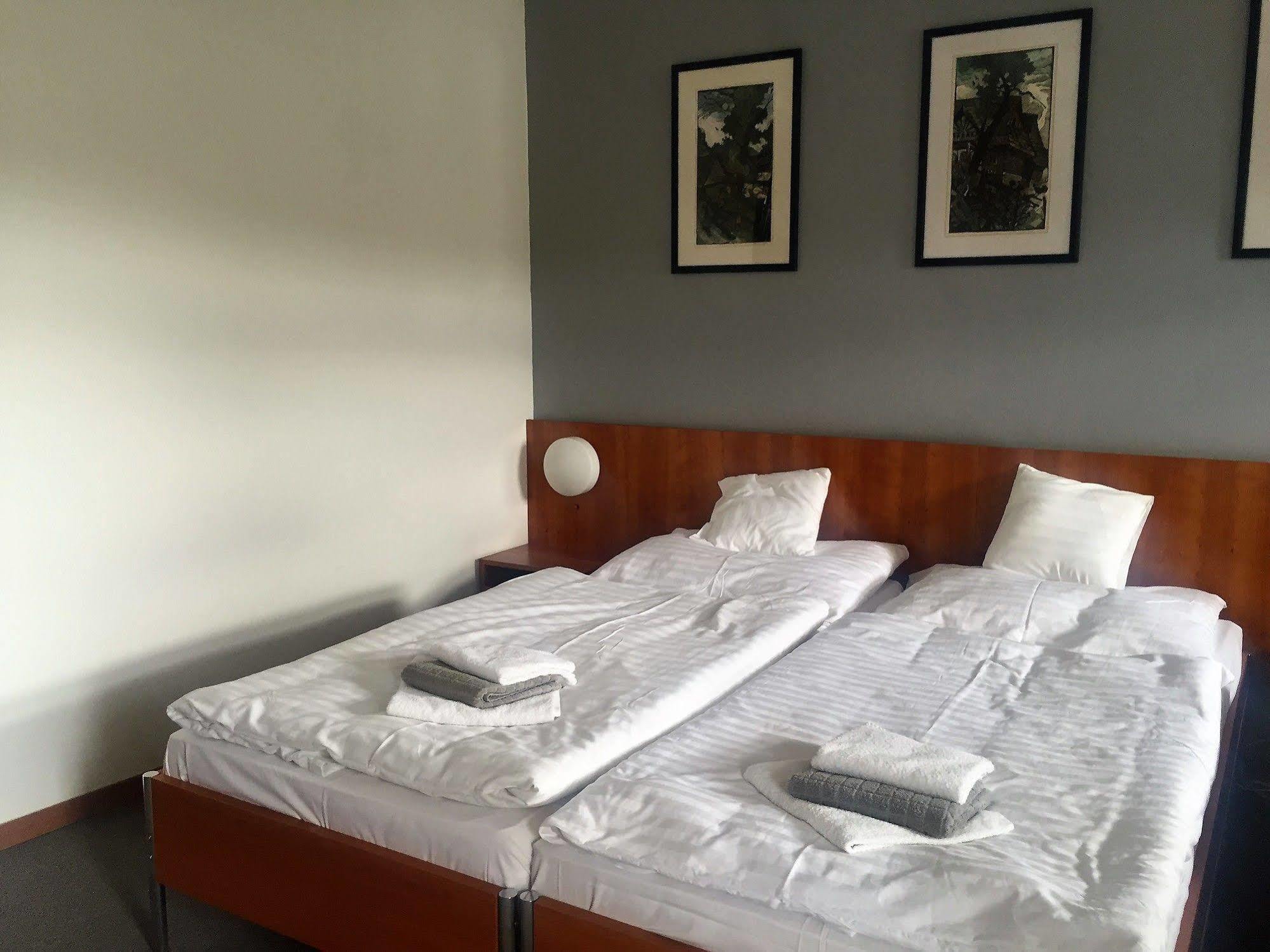 Hotel Maxim Svätý Jur Εξωτερικό φωτογραφία