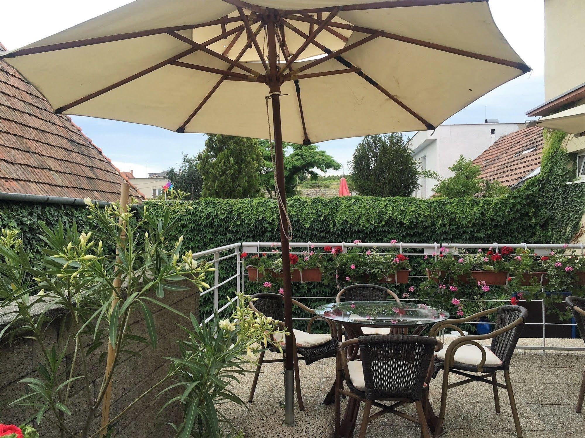Hotel Maxim Svätý Jur Εξωτερικό φωτογραφία